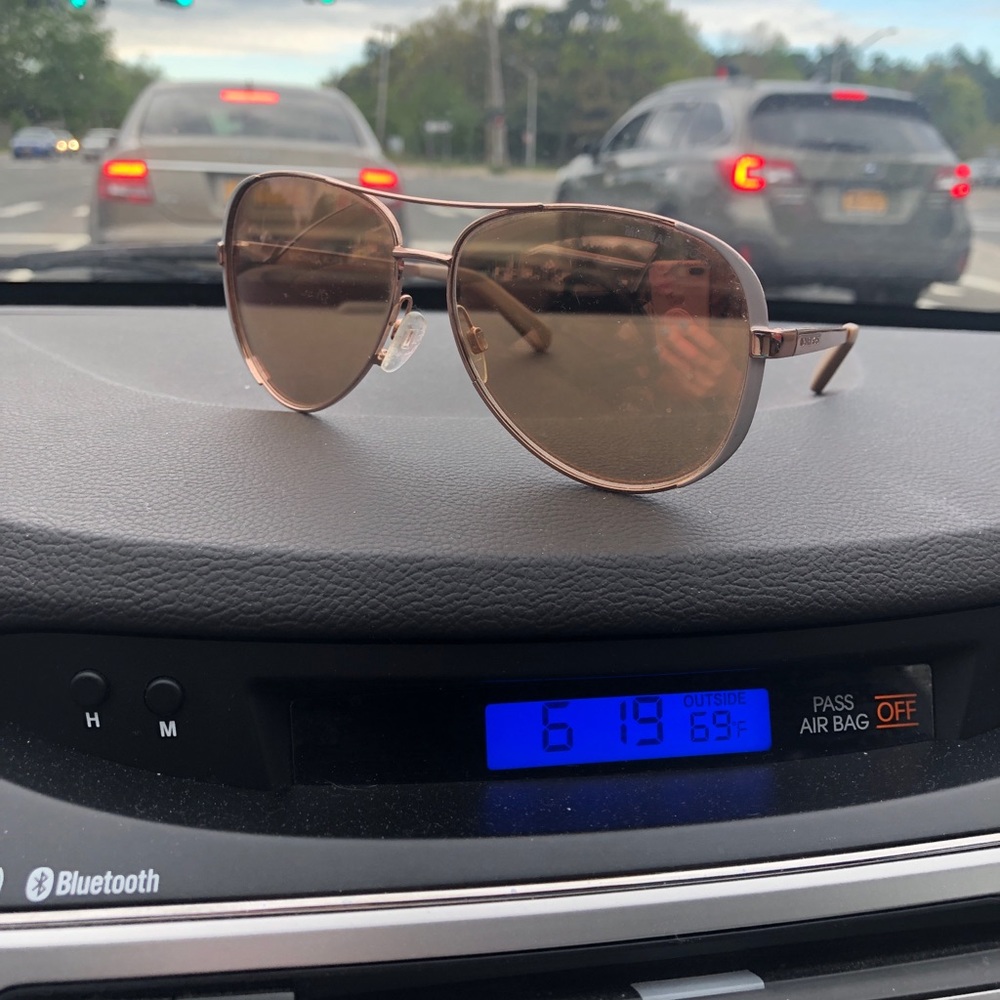 Michael Kors Sunglasses 😎 - Picture 3 of 5